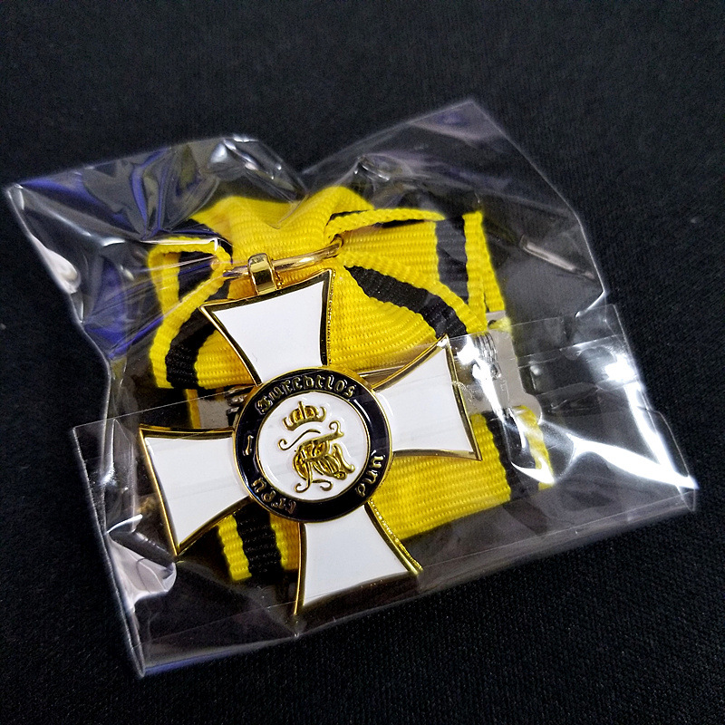 Classic Cross Medal Replica Co - đánh giá và giá Collectible Vintage Brooches